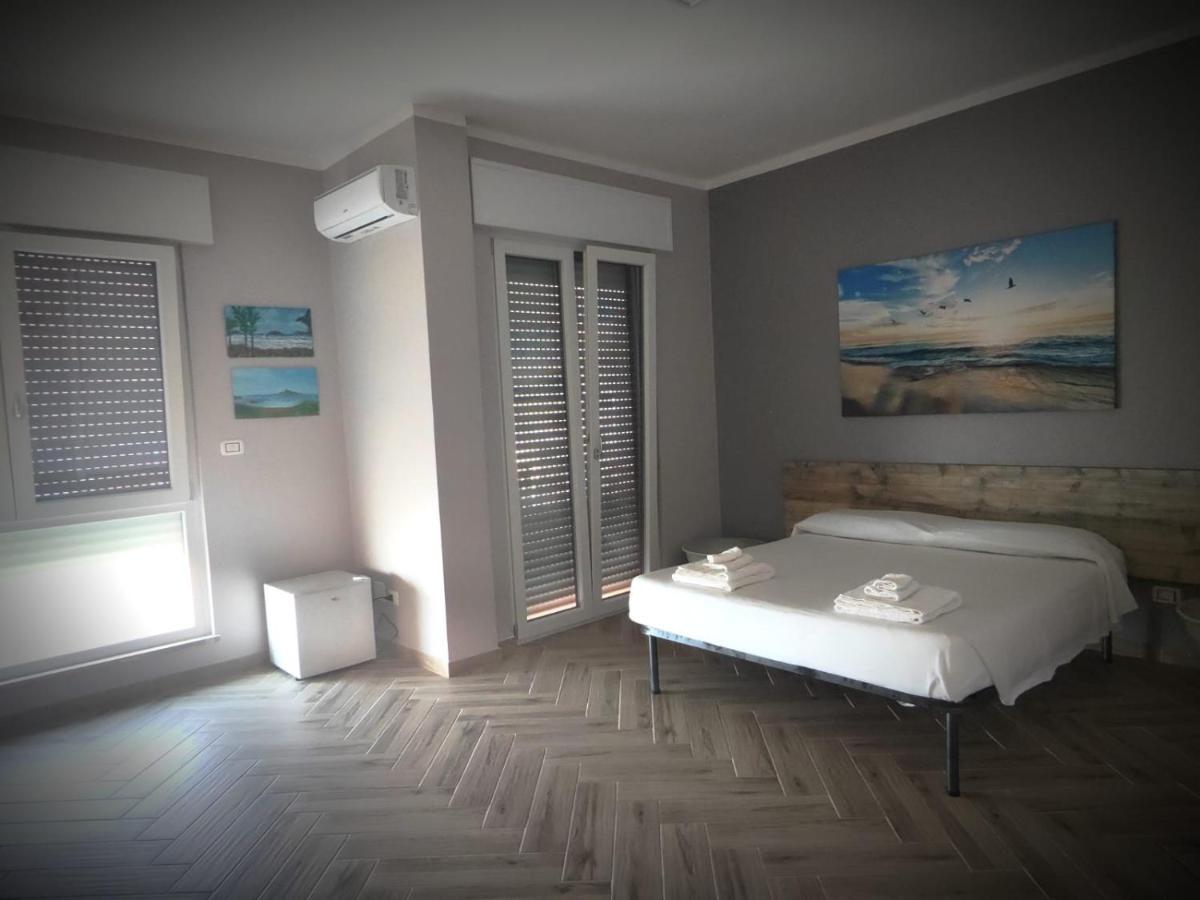 The House Of The Waves Hotell Brindisi Exteriör bild